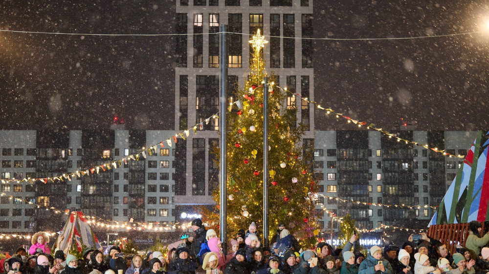 Новогоднюю ярмарку «Дуб и Ёлка» посетили более 35 тысяч человек