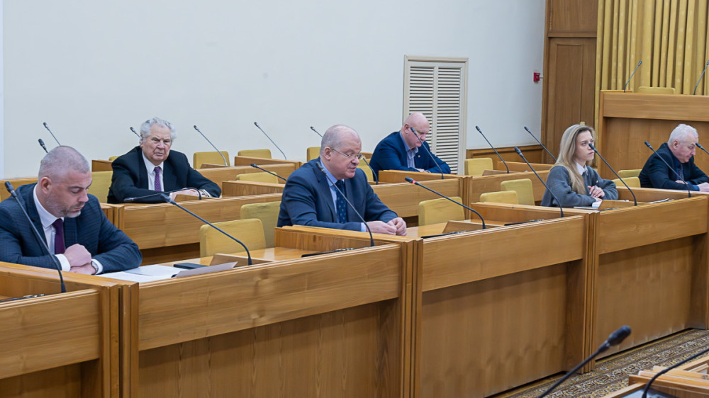 Владислав Шапша отметил значимость работы советников директоров образовательных организаций по воспитанию