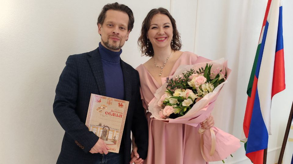 «Розовая» свадьба в кругу семьи