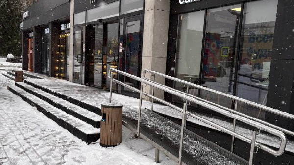 Предприятия потребительского рынка приводят в порядок входные группы и прилегающие территории