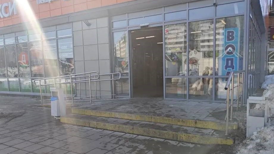 Предприятия потребительского рынка приводят в порядок входные группы и прилегающие территории