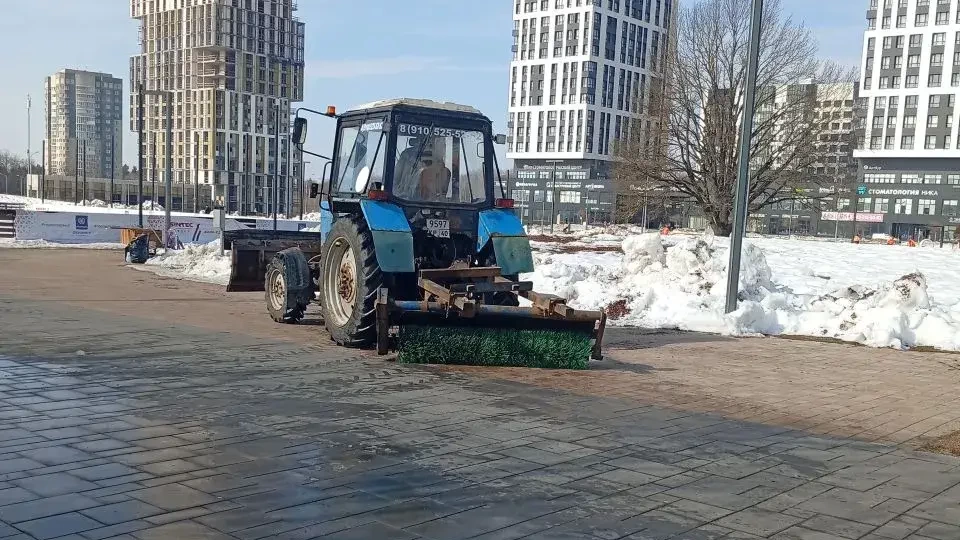 С улиц города начали убирать смёт