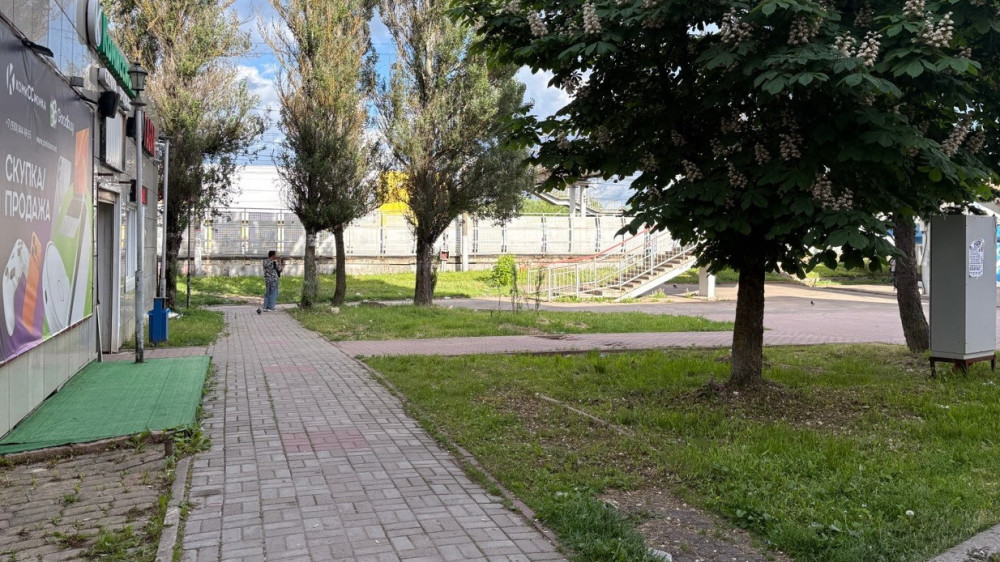 Предприятия потребительского рынка приводят в порядок фасады зданий и прилегающие территории