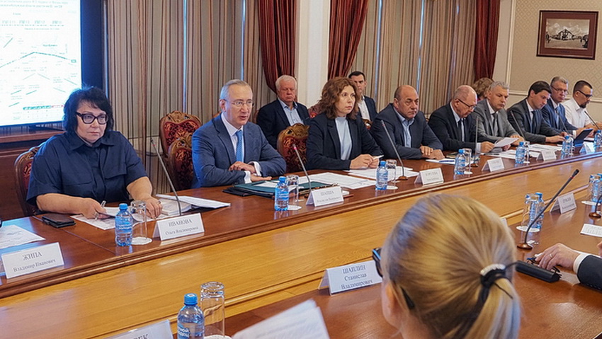 Владислав Шапша провел рабочую встречу с руководством Государственной компании «Российские автомобильные дороги»
